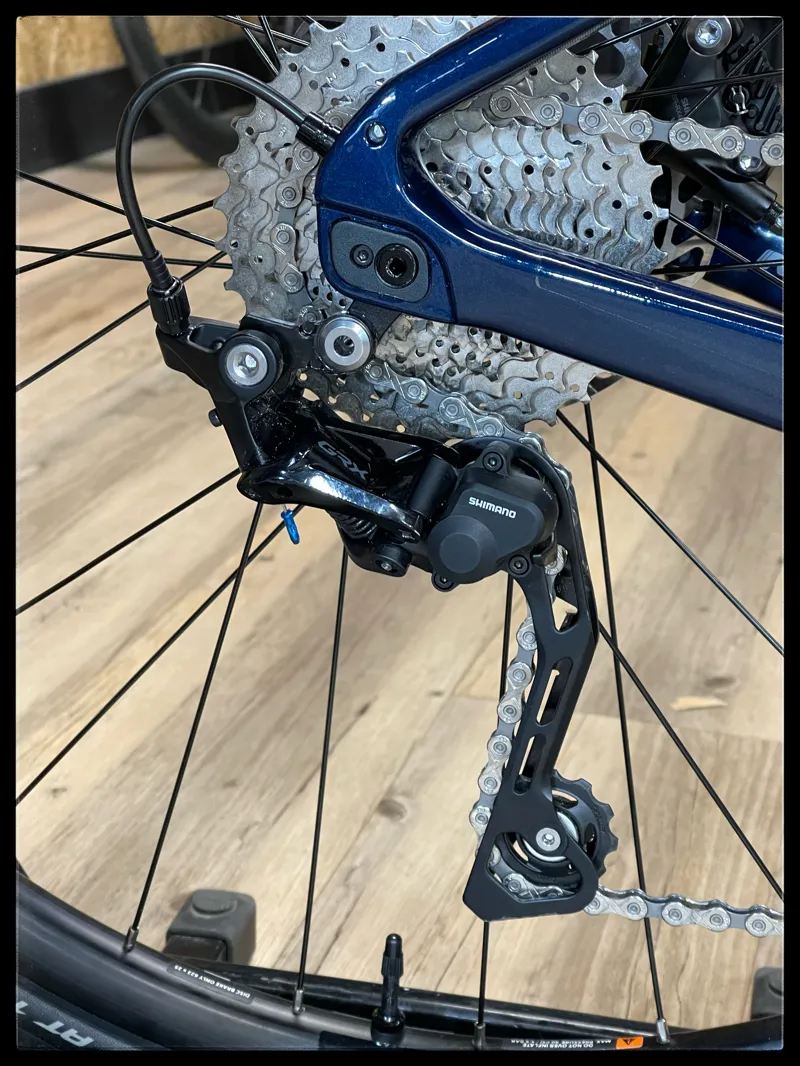 Giant Revolt Advanced Pro Medium Candy Navy 2022-3